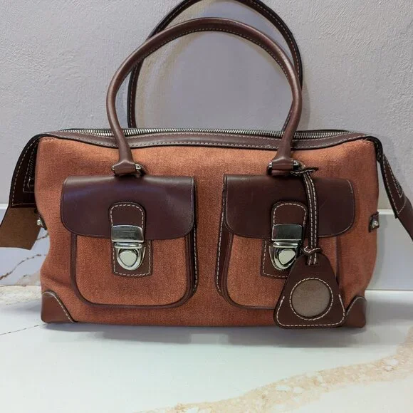 Dooney & Bourke bag, wristlet & key charm. 3fer! Excellent condition! - Picture 2 of 11